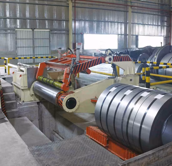 Linea di taglio completamente automatica ad alta velocità 3X1600 mm con doppia testa di taglio